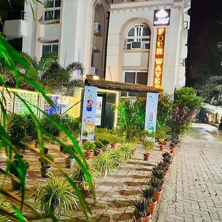 Hotel Four Waves Puri Bagian luar foto
