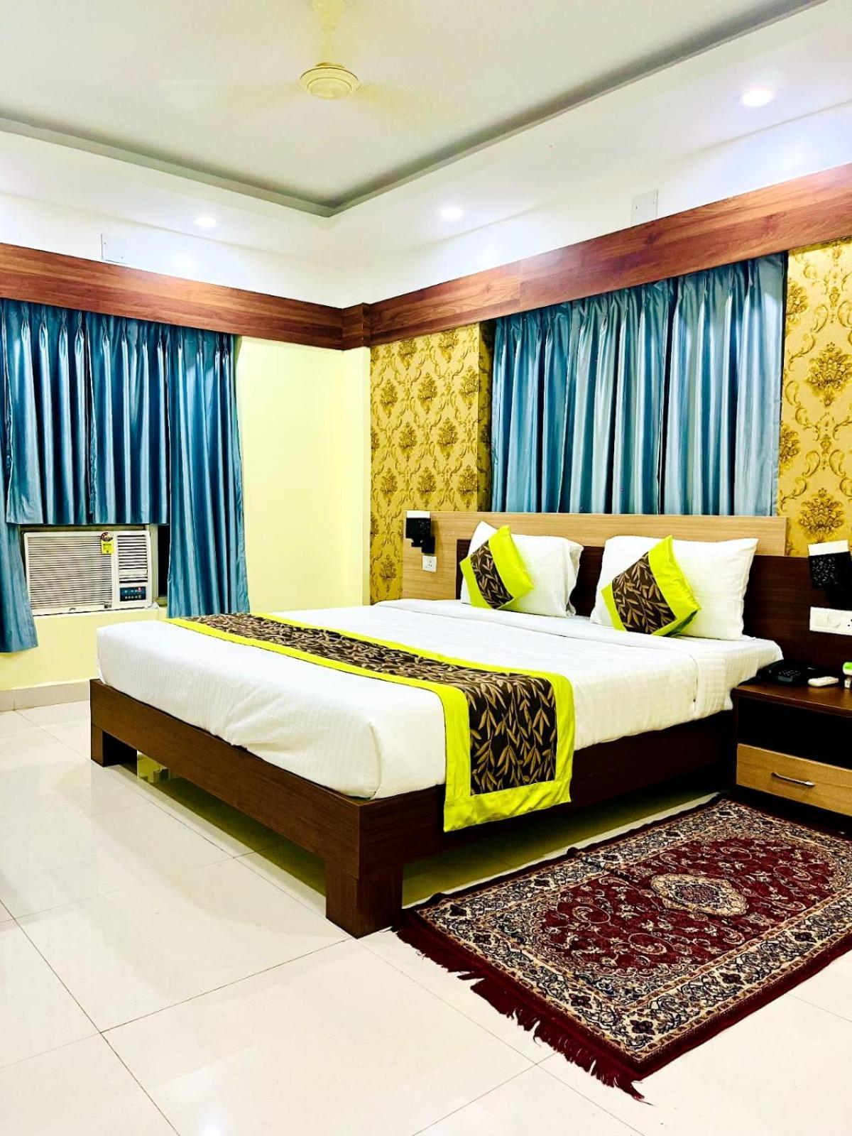 Hotel Four Waves Puri Bagian luar foto