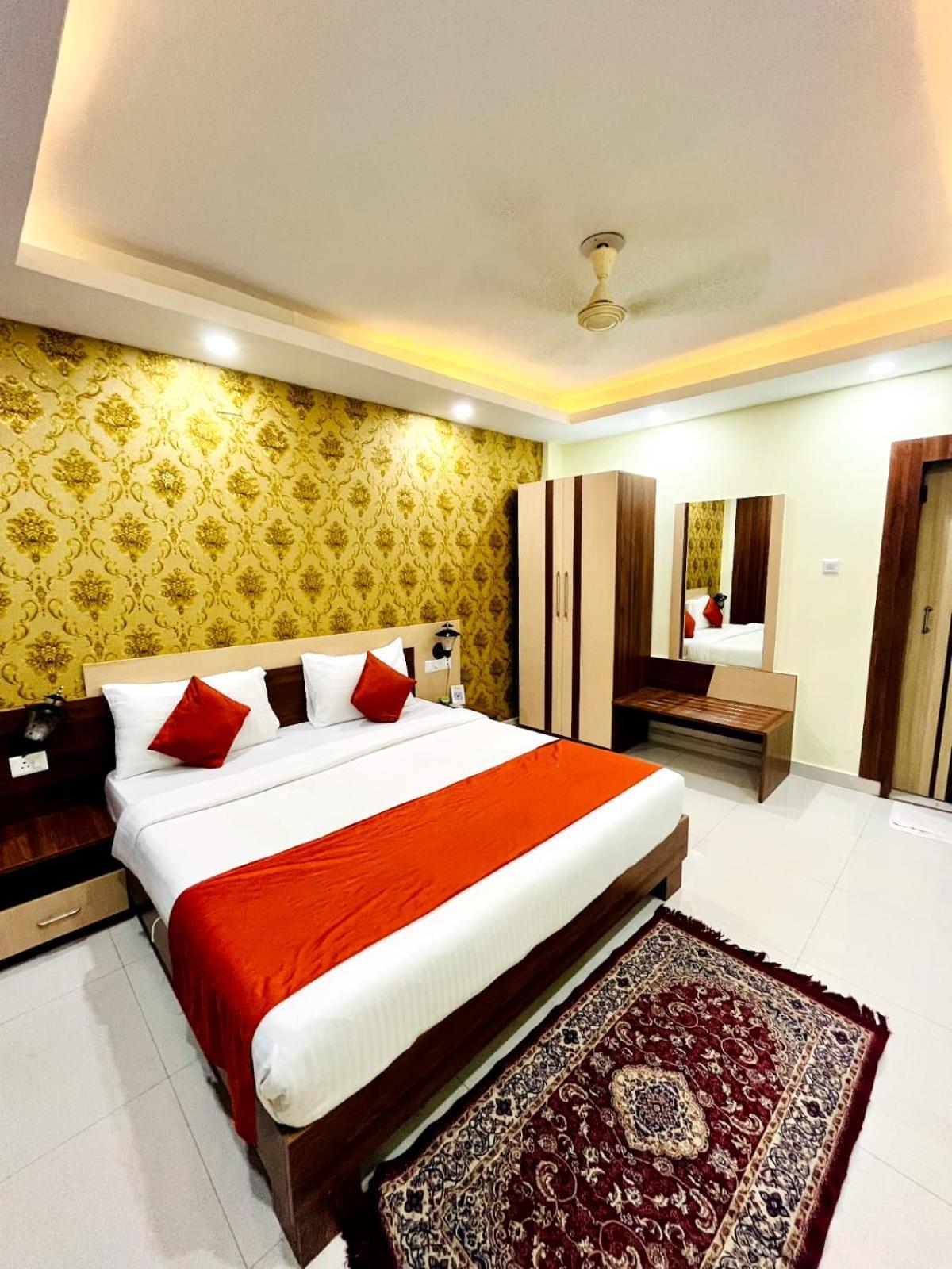 Hotel Four Waves Puri Bagian luar foto